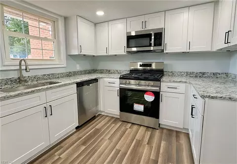 6446 Faraday Ct, Norfolk, VA 23513