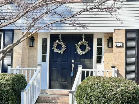 917 Dunhill Dr, Virginia Beach, VA 23464