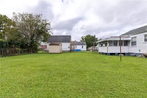 Exterior - 1235 Picadilly St, Norfolk, VA 23513 photo 5 of 6