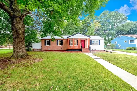 76 Wellington Dr, Hampton, VA 23666