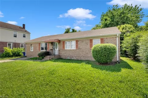 1818 Effingham St, Portsmouth, VA 23704