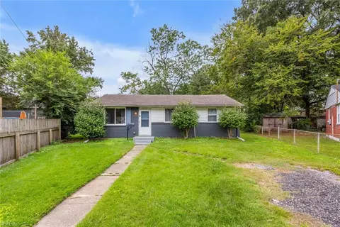 1214 Drayton Ct, Chesapeake, VA 23324