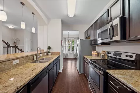 36 Zenith Loop, Newport News, VA 23601