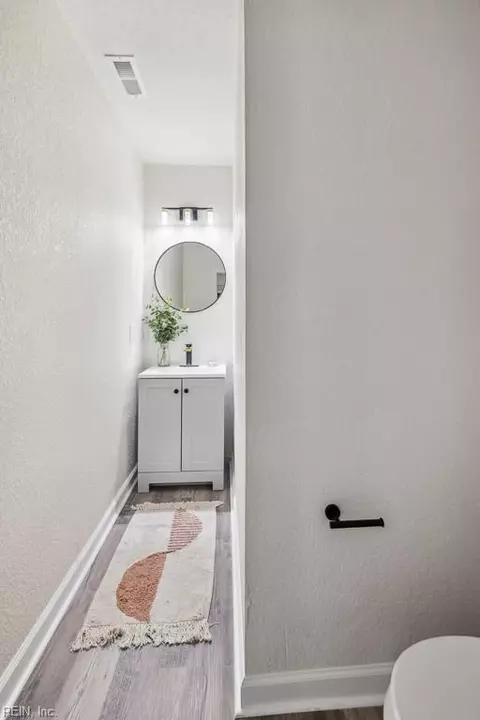 Entry Way - 1224 Perry St, Chesapeake, VA 23324 photo 5 of 6