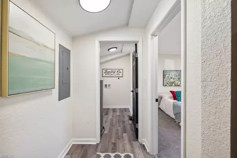 Entry Way - 1224 Perry St, Chesapeake, VA 23324 photo 6 of 6