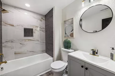 Bath - 1224 Perry St, Chesapeake, VA 23324 photo 3 of 8