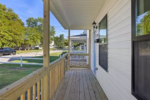 Exterior - 1224 Perry St, Chesapeake, VA 23324 photo 6 of 7