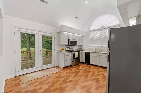 Kitchen - 1301 Eagles Trace Path #D, Chesapeake, VA 23320 photo 2 of 3