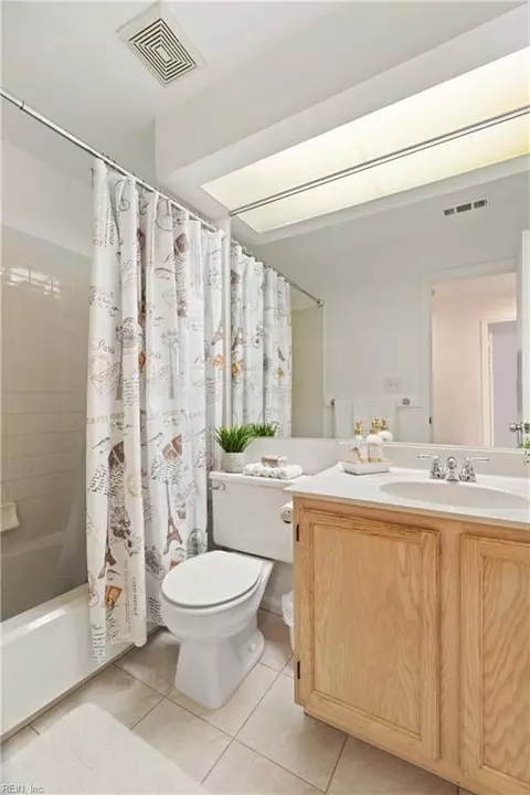 Bath - 1301 Eagles Trace Path #D, Chesapeake, VA 23320 photo 4 of 4