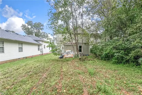 Exterior - 435 Jackson St, Suffolk, VA 23434 photo 6 of 8