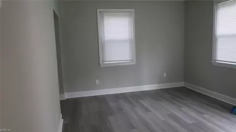 310 Cooper St, Hampton, VA 23669 photo 2