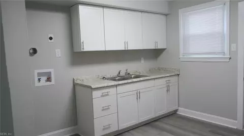 310 Cooper St, Hampton, VA 23669 photo 3
