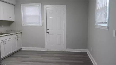 310 Cooper St, Hampton, VA 23669 photo 4