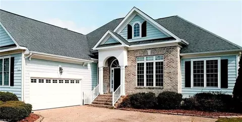 105 Monroe Ct, Carrollton, VA 23314