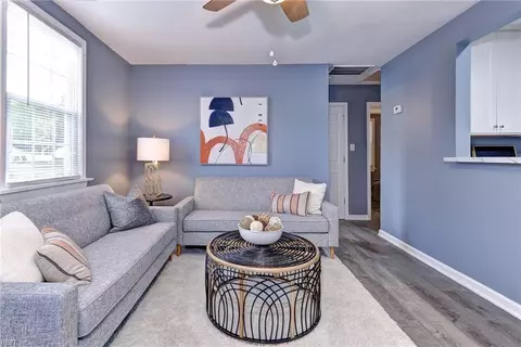 Living - 720 Norwood Cir, Hampton, VA 23661 photo 3 of 3