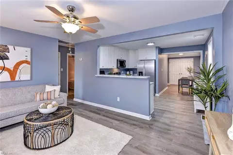 Living - 720 Norwood Cir, Hampton, VA 23661 photo 1 of 3