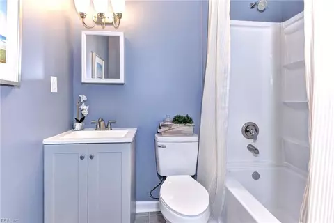 Bath - 720 Norwood Cir, Hampton, VA 23661 photo 1 of 2