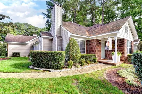 872 Gleneagles Dr, Newport News, VA 23602