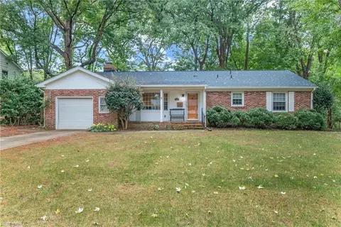 14 Edney Dr, Newport News, VA 23602