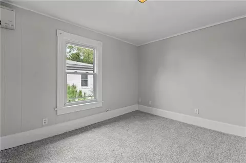 Bedroom - 117 S Curry St, Hampton, VA 23663 photo 1 of 7