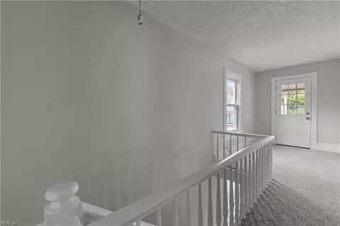 Entry Way - 117 S Curry St, Hampton, VA 23663 photo 6 of 7
