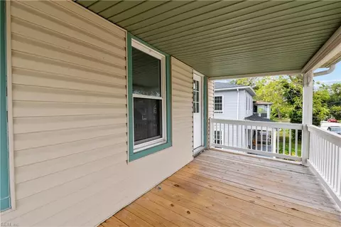 Exterior - 117 S Curry St, Hampton, VA 23663 photo 6 of 11