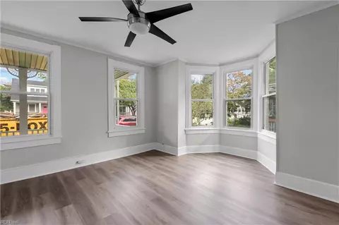 Living - 117 S Curry St, Hampton, VA 23663 photo 1 of 3