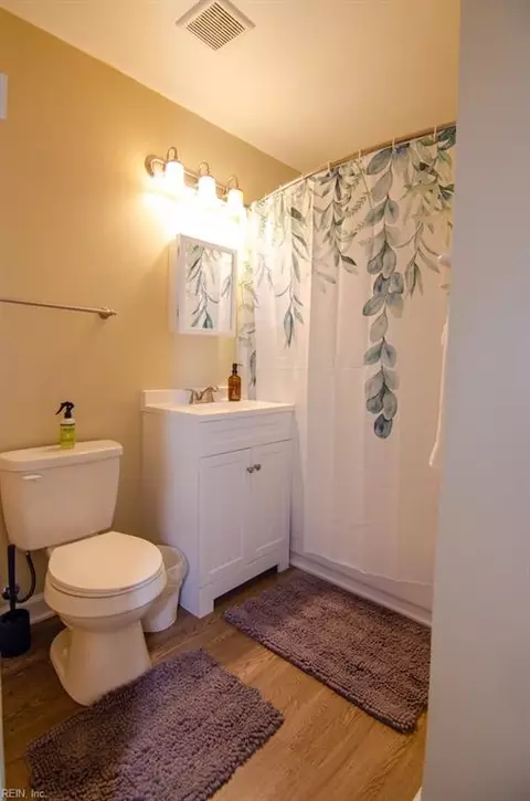 Bath - 5377 Beth Ct, Norfolk, VA 23502 photo 1 of 1