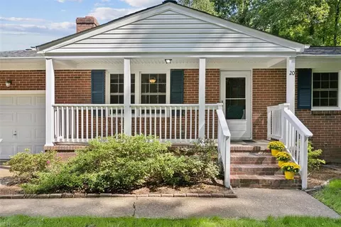 Exterior - 20 Downer Ln, Hampton, VA 23666 photo 4 of 12