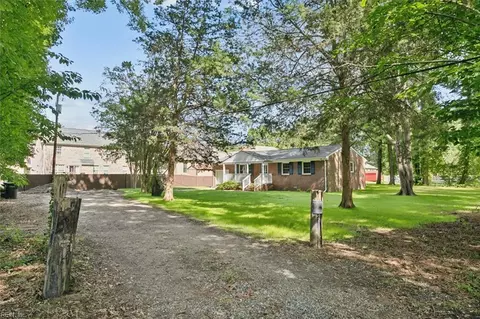 Exterior - 20 Downer Ln, Hampton, VA 23666 photo 3 of 12
