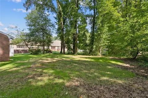 Exterior - 20 Downer Ln, Hampton, VA 23666 photo 10 of 12