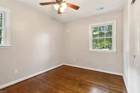 Bedroom - 20 Downer Ln, Hampton, VA 23666 photo 4 of 7