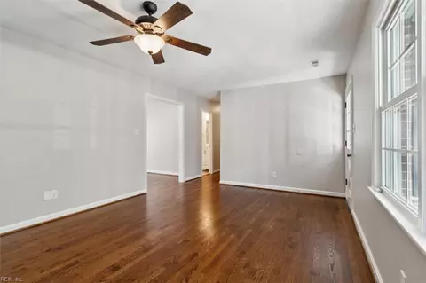 Entry Way - 20 Downer Ln, Hampton, VA 23666 photo 3 of 3