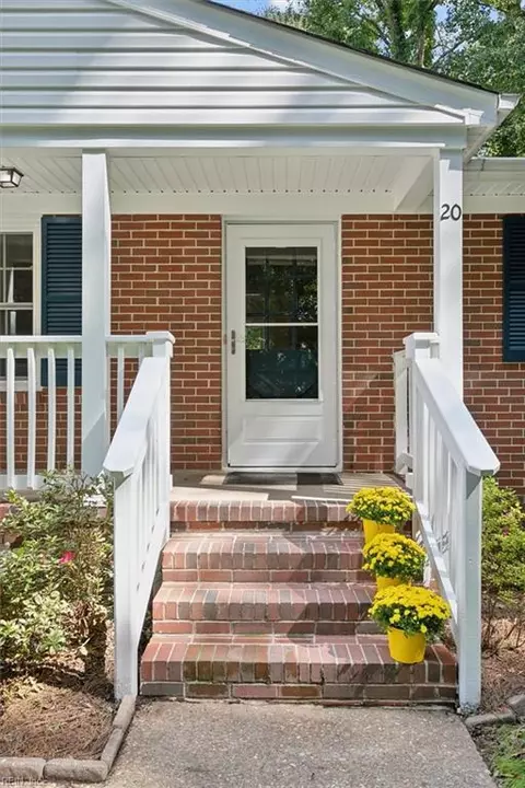 Exterior - 20 Downer Ln, Hampton, VA 23666 photo 5 of 12