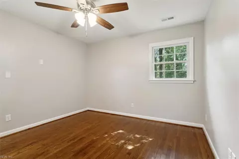 Bedroom - 20 Downer Ln, Hampton, VA 23666 photo 2 of 7