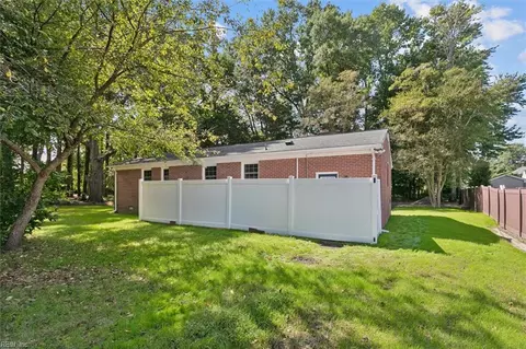 Exterior - 20 Downer Ln, Hampton, VA 23666 photo 11 of 12