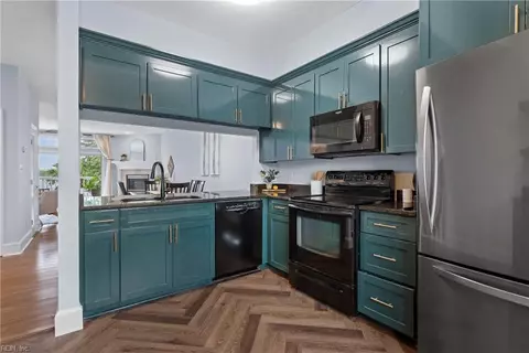 Kitchen - 9546 Bay Front Dr, Norfolk, VA 23518 photo 3 of 3
