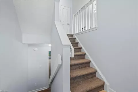 Entry Way - 9546 Bay Front Dr, Norfolk, VA 23518 photo 1 of 3