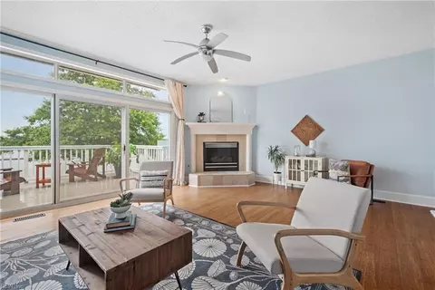 Living - 9546 Bay Front Dr, Norfolk, VA 23518 photo 4 of 6