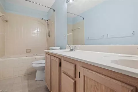 Bath - 9546 Bay Front Dr, Norfolk, VA 23518 photo 2 of 4