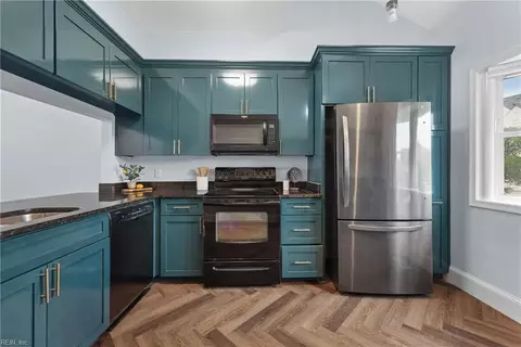 Kitchen - 9546 Bay Front Dr, Norfolk, VA 23518 photo 2 of 3