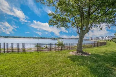 View/Area - 9546 Bay Front Dr, Norfolk, VA 23518 photo 2 of 4