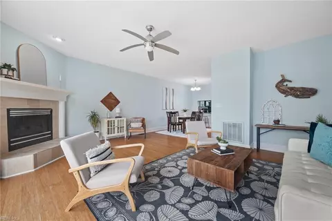 Living - 9546 Bay Front Dr, Norfolk, VA 23518 photo 3 of 6