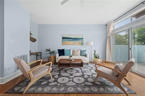 Living - 9546 Bay Front Dr, Norfolk, VA 23518 photo 2 of 6