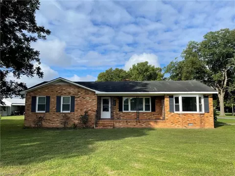 3267 Lake Prince Dr, Suffolk, VA 23434