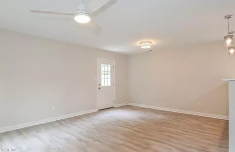 241 Greenbriar Ave, Hampton, VA 23661 photo 5