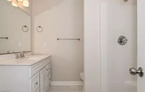 241 Greenbriar Ave, Hampton, VA 23661 photo 8