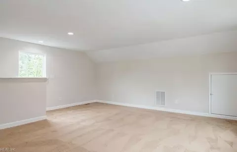 241 Greenbriar Ave, Hampton, VA 23661 photo 11