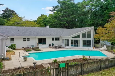 1816 N Alanton Dr, Virginia Beach, VA 23454
