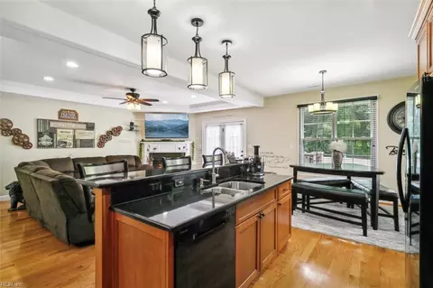 24 Palisade Pt, Hampton, VA 23666 photo 16